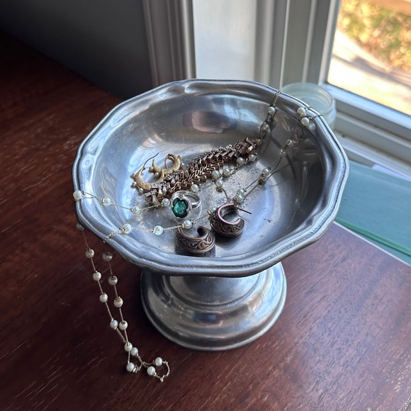 Cottagecore Vintage/Antique Pewter Pedestal Dish/Tray - Picture 6 of 8